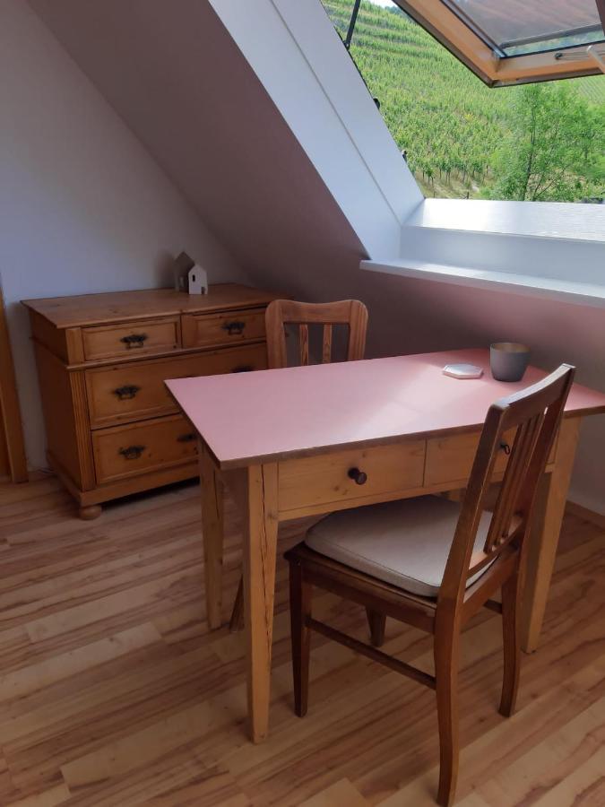 Giebelzimmer Mit Weinbergblick Stetten  Exterior foto